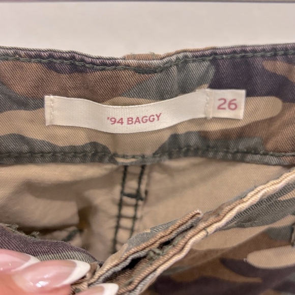 Levi’s Camo Cargo Pants - Picture 5 of 7